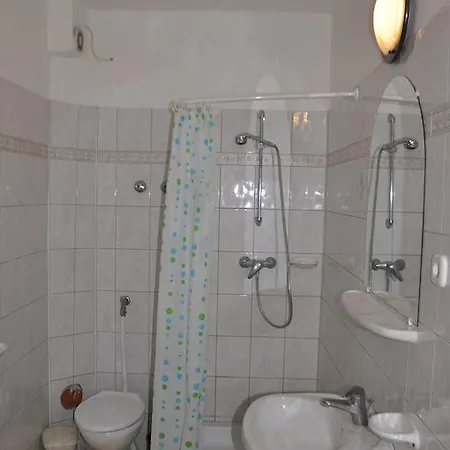 Julius Apartmanhaz דירה *