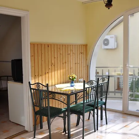Lägenhet Julius Apartmanhaz Siófok