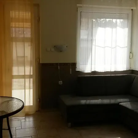 דירה Julius Apartmanhaz *